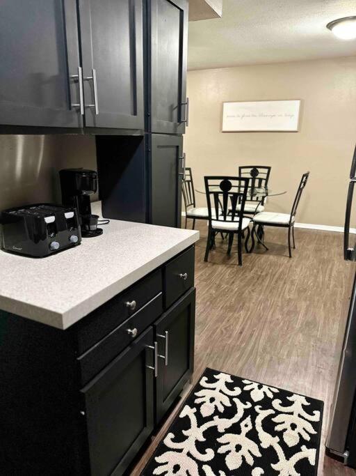 Appartamento Cozy Fondren Getaway-Short Walk To Coffee Shops, Hospital, And Restaurants! Jackson Esterno foto