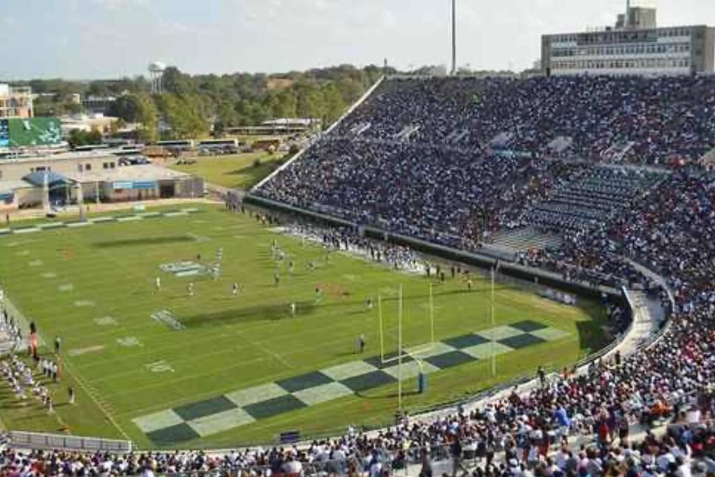 Short Walk To Jsu Stadium, Hospitals, And Bars In Fondren Jackson Esterno foto